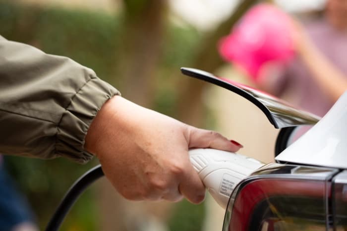 Electric vehicle charger