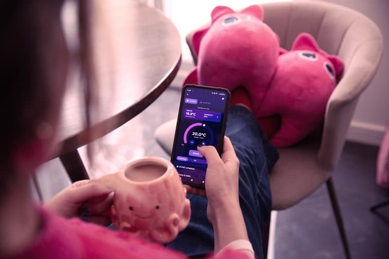 Cosy controls on a smartphone